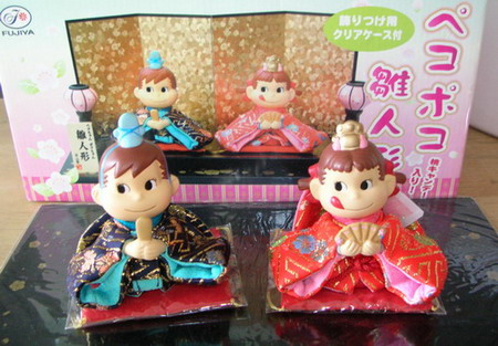 โมเดลเซรามิกเปโกะจังกับโปโกะจังเทศกาลเด็กผู้หญิง: Peko & Poko Hina Matsuri Festival Figurine จากญี่ปุ่น รูปที่ 1