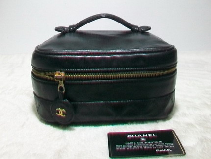 Chanel vanity black lamskin cosmetic bagของแท้สภาพสวยมาก รูปที่ 1