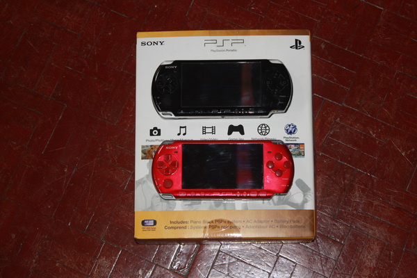ขาย psp รุ่น 3000 ซื้อมาไม่ค่อยได้เล่นครับ 2 เครื่อง เมม 4 g 2 ตัว 8g 1ตัว ราคา 4900 รูปที่ 3