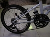 รูปย่อ จักรยานพับได้ CRONUS รุ่น Knight เฟรมโครโมลี่ 13 kg. เกียร์ sram 24 speed วงล้อ 20 นิ้ว สีขาวมุก 7,500 บาท (มือสอง) รูปที่3
