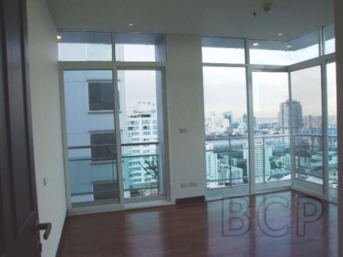 49 Plus II: 2 BR + 2 Baths, 81 Sq.m for Sale รูปที่ 4