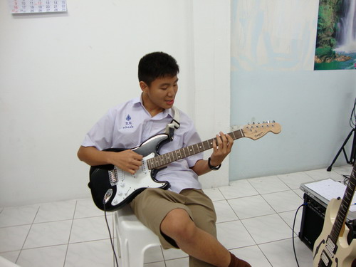 โรงเรียนสอนดนตรี,สอนไวโอลิน,สอนกีตาร์,สอนเบส,สอนเปียโน,สอนกลองชุด ที่ scienceofmusic ตรงข้ามBig-C วงค์สว่าง 025855718-08 รูปที่ 2