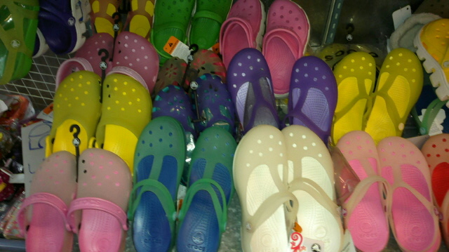 Crocs Shoes รองเท้าสุขภาพเปลี่ยนสี รูปที่ 5