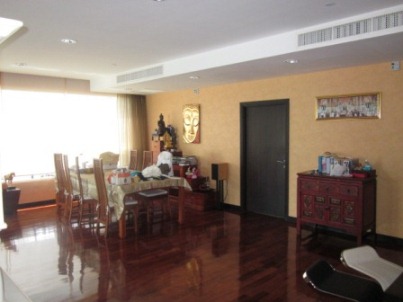 Wilshire Condo: 3 BR + 3 Baths, 165 Sq.m for Sale รูปที่ 3