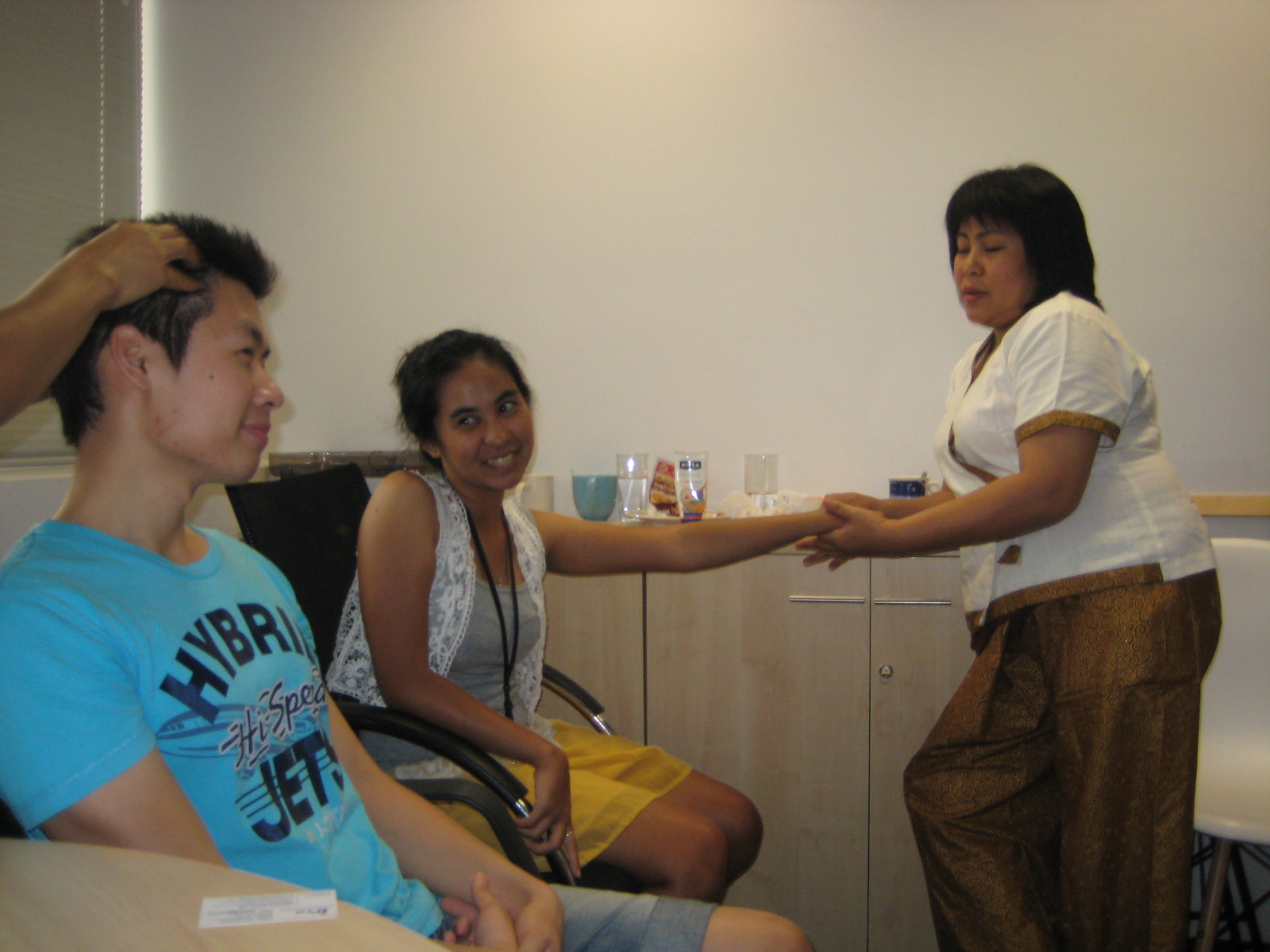 นวดตามออฟฟิต  นวดนอกสถานที่  นวดแก้โรคออฟฟิตซีนโดรม นวดบนเรือ ติดต่อ คูณ บอย 081-400-8047 รูปที่ 4