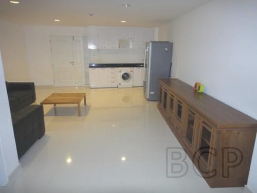 European Condo: 1 BR + 1 Bath, 75 Sq.m, 6th fl for Rent รูปที่ 4