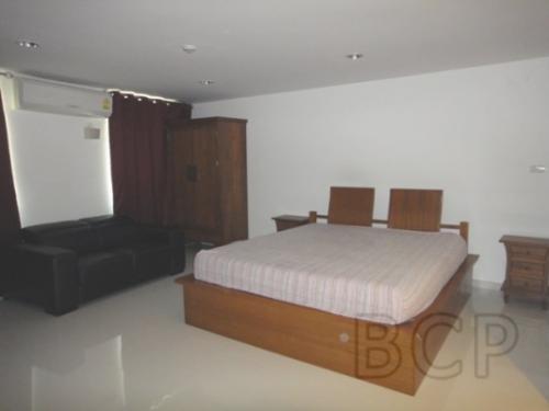 European Condo: 1 BR + 1 Bath, 75 Sq.m, 6th fl for Rent รูปที่ 2