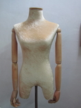 หุ่นโชว์เสื้อแขนไม้