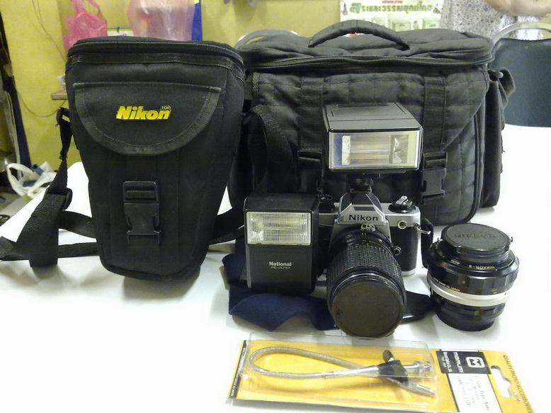 กล้อง Nikon FM2N + เลนส์ + Flash + Fillter + กระเป๋าและอุปกรณ์อื่นๆ สภาพสวยสมบูรณ์ครับ รูปที่ 6