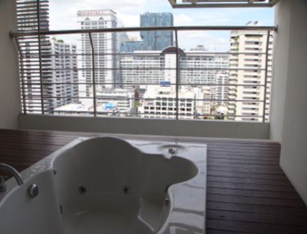 Master Centrium: Duplex 2 BR + 3 Baths, 155 Sq.m for Rent รูปที่ 6