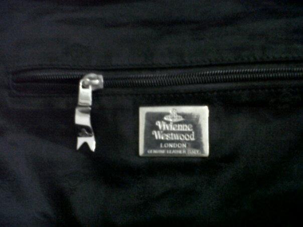 ต้องการขาย กระเป๋า vivinne westwood ของแท้ / กระเป๋า play boy ของแท้ รูปที่ 3