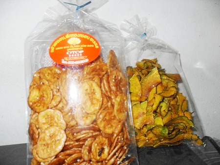 ขนมทองม้วนข้าวกล้องงาดำ กล้วยกรอบทองอบเนยงาขาว ฟักทองกรอบอบเนยงาขาว ขนมผิง สูตรดั้งเดิม หอมหวาน มัน กรอบ อร่อย ขนมOTOP 5 รูปที่ 7