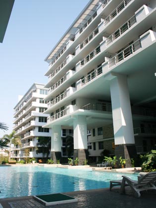 Condominium Buildings for Sale on Sukhumvit 50 รูปที่ 2