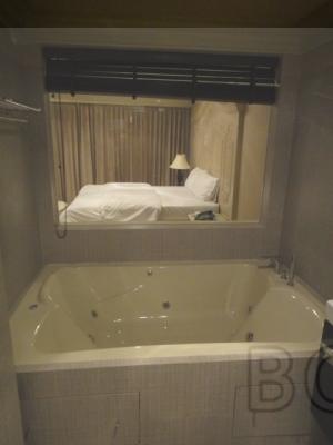 European Condo: 1 BR + 1 Bath, 75 Sq.m, 3rd fl for Rent รูปที่ 6