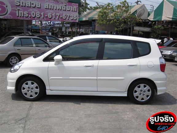 ขายรถ HONDA JAZZ สภาพออกห้างป้ายแดงดูแลดี เช็คศูนย์ตลอด ฟรีประกันชั้น1 สวยไม่มีที่ติ รูปที่ 4