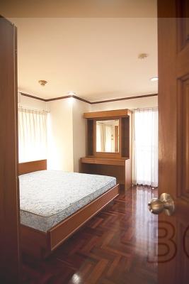 Richmond Palace: 2 BR + 3 Baths, 164 Sq.m, 9th fl for Rent รูปที่ 4