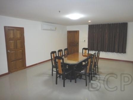 Baan Prompong: 3 BR + 3 Baths, 194 Sq.m, 6th fl for Rent รูปที่ 2