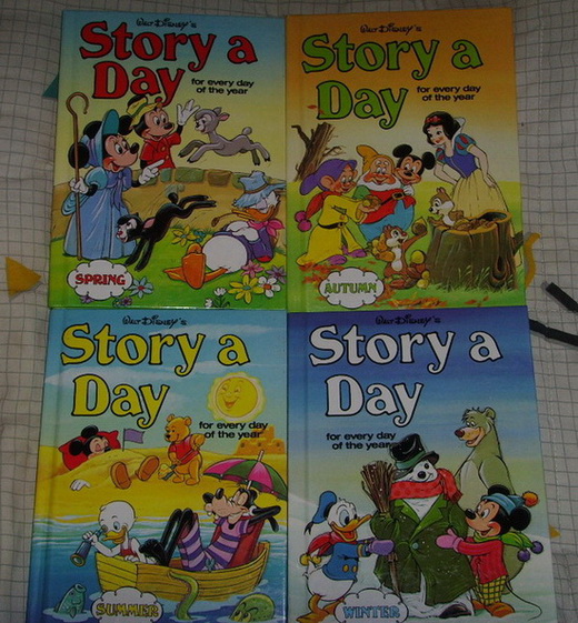 WALT DISNEY words that 3 เล่ม story a day 4 เล่ม และหนังสือ grolier programmed 8 เล่ม ราคา 2,500 บาท รูปที่ 3