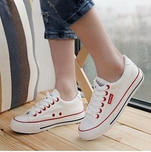 รองเท้าผ้าใบแฟชั่นเกาหลีแบบใหม่สวยเตะตา http://www.lotusnoss.com/ รูปที่ 1