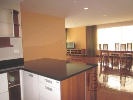 Wilshire Condo: 3 BR + 3 Baths, 165 Sq.m, 18th fl for Rent/Sale รูปที่ 1