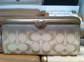 COACH แท้100% ราคา 4,500 บาท(สิ้นค้าใหม่)
