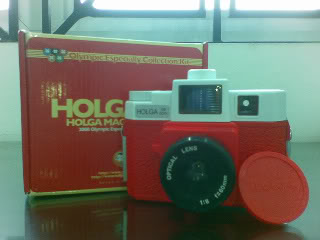 ขายกล้อง Lomo Holga 120 GCFN สีแดง-ขาว เลนส์แก้ว(Ltd.Edition) สภาพเกือบ100% ใช้ครั้งเดียว ต่อได้นิดหน่อย รูปที่ 1