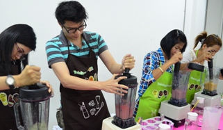 สอนทำสมูทตี้  เรียนทำสมูธตี้ส์ สูตรสมูทตี้ สูตรน้ำผลไม้ปั่นเพื่อสุขภาพ วิธีทำน้ำเพื่อสุขภาพ อบรมหลักสูตรน้ำปั่น รูปที่ 7