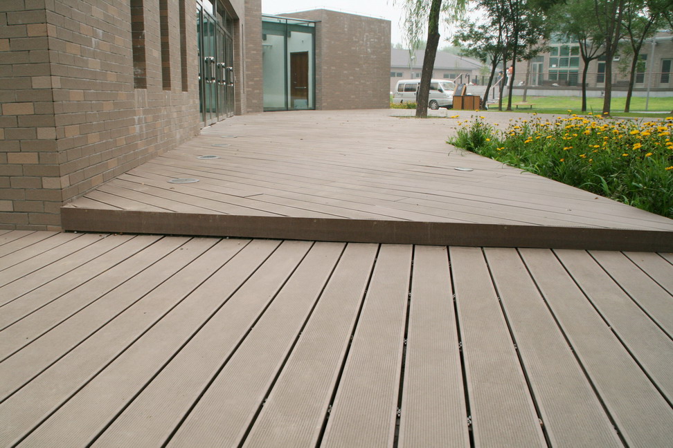 ขายไม้เทียม FRESCO สำหรับปูพื้น ผลิตจากผงไม้และพลาสติก PE รูปที่ 1
