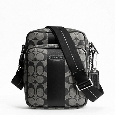 กระเป๋าผู้ชายสะพาย COACH HERITAGE FLIGHT BAG F70589 รูปที่ 3