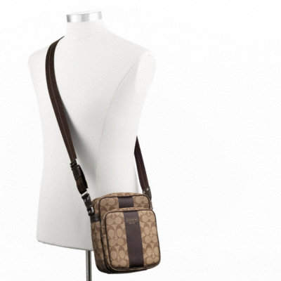 กระเป๋าผู้ชายสะพาย COACH HERITAGE FLIGHT BAG F70589 รูปที่ 4