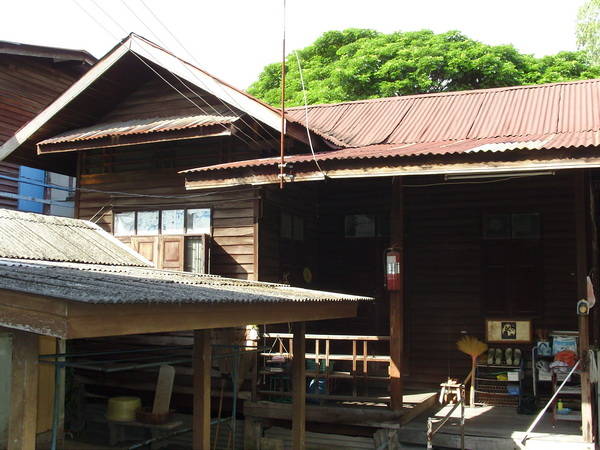 ขาย หรือ ให้เช่า-เซ้ง หอพักไม้ รูปที่ 1