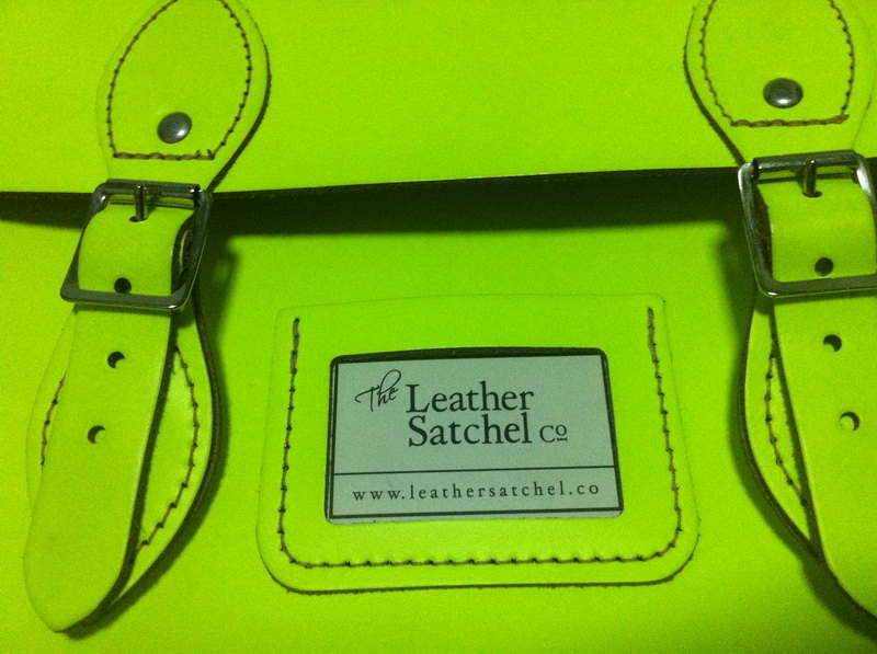 ++ขาย the leather satchel co.  สี day glow yellow 14
