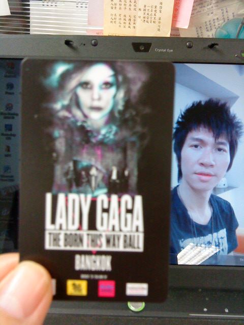ขายบัตรคอนเสิร์ต Lady GaGa- The Born This Way Ball - Zone E3Q B11 ราคาหน้าบัตร 1500บ.ขาดตัว หน้าสุดของโซนครับ รูปที่ 1