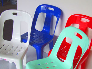 เก้าอี้พลาสติกรุ่นทอง ทับทิม นิยมใช้ถวายวัด งานราชการ งาน อ.บ.ต. ให็โรงเรียน โต๊ะจีน หอประชุม งานเลี้ยง โรงอาหาร รูปที่ 1