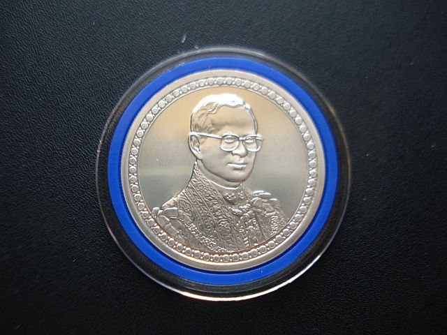 ขายเหรียญ600บาท เหรียญเหรียญที่ระลึกครองราชย์ 60 ปี ส่งให้ฟรี รูปที่ 1