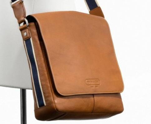 กระเป๋าผู้ชายสะพาย COACH รุ่น  HERITAGE LEATHER MAP BAG F70555 รูปที่ 5