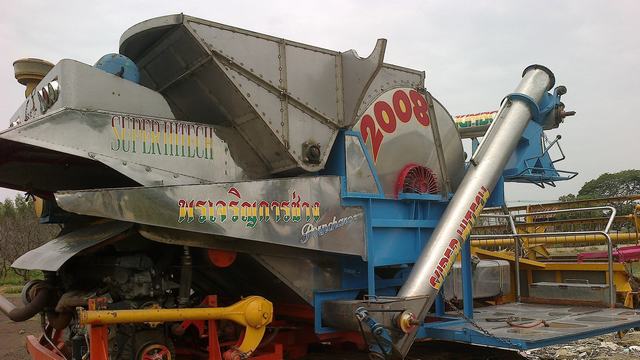 รถเกี่ยวไทยเจริญ ราคาถูกครับ รายละเอียดข้างใน นิสสัน M-D 92  รูปที่ 2