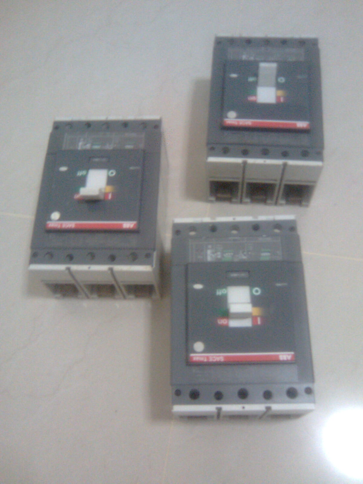 ขาย Circuit Breaker ขนาด 300 AT/400AF มือสองสภาพดี รูปที่ 1