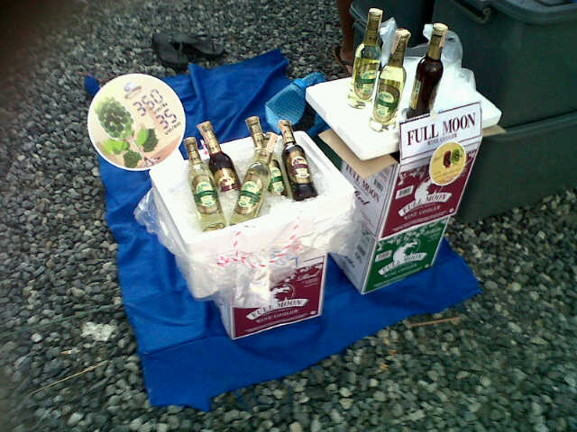 Fullmoon Wine กระต่ายขายไวน์ (ขายไวน์ฟูลมูล) รูปที่ 1