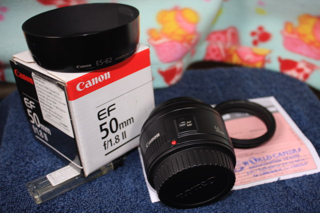 ขายเลนส์ Canon EF50F1.8 พร้อมฮูดแท้ มีประกันศูนย์เหลือ 1ปี 5 เดือน 3,800 บาท รูปที่ 1