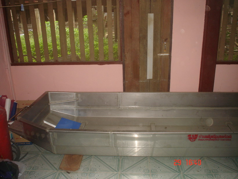 ขายเรือสแตนเลส ราคาถูก  บรรทุกคน และสิ่งของได้  สภาพ 99% รูปที่ 3