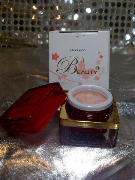 หน้าหลัก :: หมวดหมู่ ครีม beauty 3 ลบเลือน จุดด่างดำ ฝ้า กระ รอยแผลเป็น เพื่อผิวที่กระจ่างใสในหนึ่งสัปดาห์ รูปที่ 5