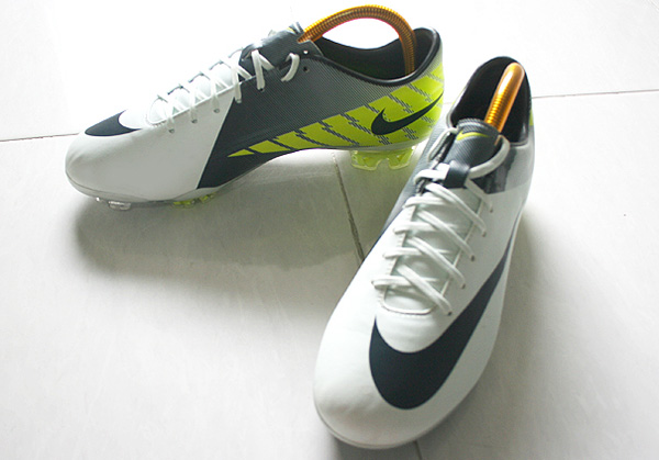 ขายครับ รองเท้าฟุตบอล Nike Mercurial Vapor VII FG สีขาวเขียว ตัวท็อป รูปที่ 1
