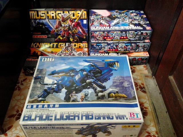 SALE SD gundam AGE 1,2,3 Knight gundam Musha gundam Zoids blade liger รูปที่ 1