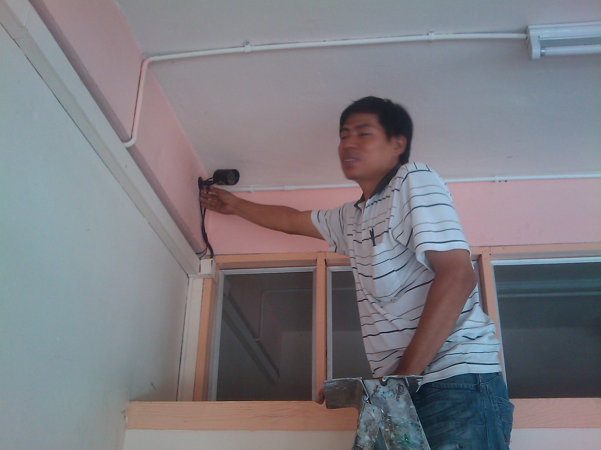 รับงาน ติดตั้ง กล้องวงจรปิด CCTV เดินสาย LAN บ้าน สำนักงาน บริษัท รูปที่ 3