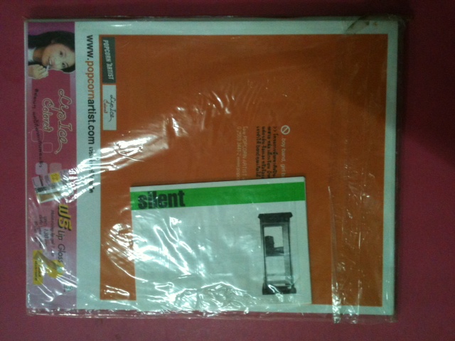 **ขาย a-day No.20 ปก สมเด็จพระเทพรัตนราชสุดาฯ ทรงชุดนิสิตจุฬา รูปที่ 3