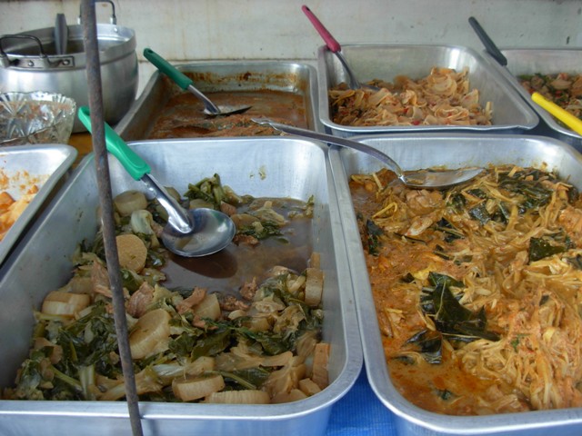 แนะนำร้านข้าวแกงข้างวัดอิสาน ...โคราชเด้อ รูปที่ 2