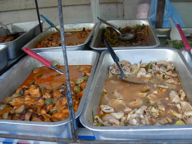 แนะนำร้านข้าวแกงข้างวัดอิสาน ...โคราชเด้อ รูปที่ 3