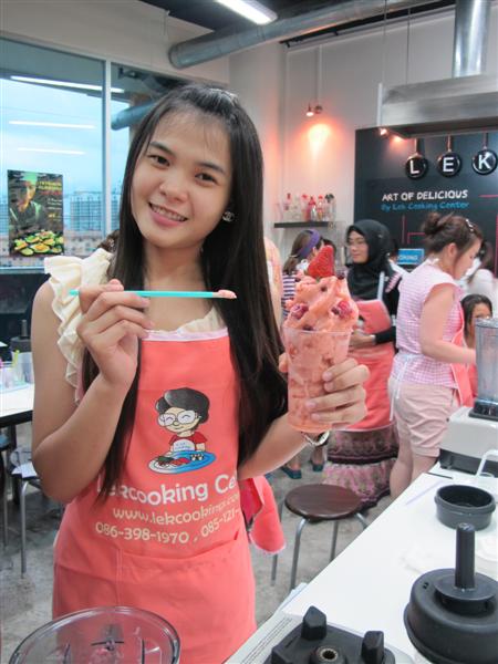สอนอาชีพ สอนทำน้ำปั่นเพื่อสุขภาพ สมูทตี้ เรียนน้ำปั่น ต้นฉบับน้ำปั่นคว่ำไม่หก  ชานมไข่มุก เหล้าปั่น โดยครูจิ๊บLekcooking รูปที่ 3