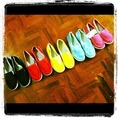 รองเท้าผ้าใบเเคนวาส ราคา 200 บาท